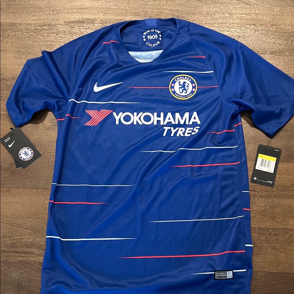 Nike Chelsea 2018-19 Home jersey - NWT - Men’s Small